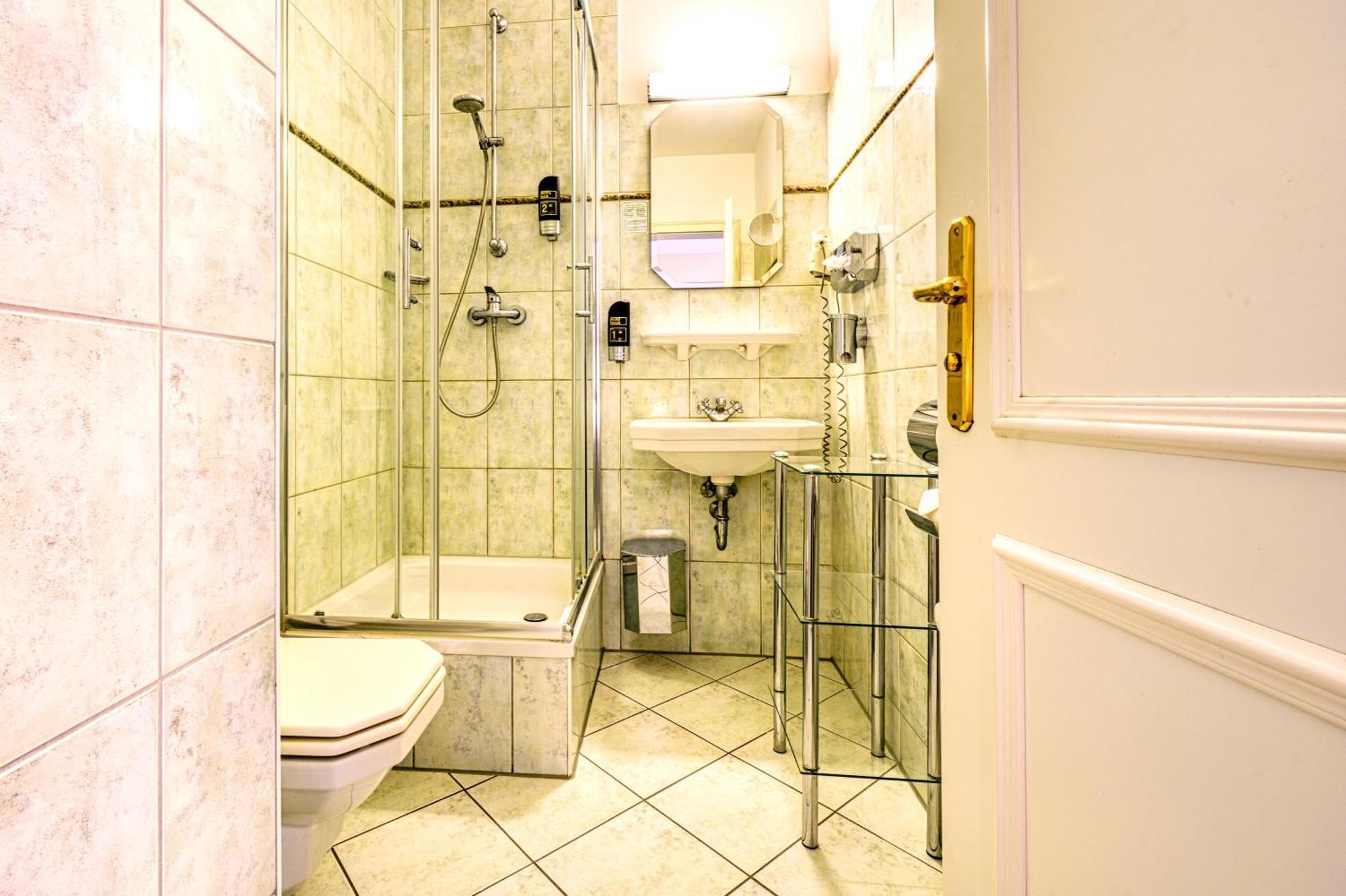 Double Room,1667427592:JPEG