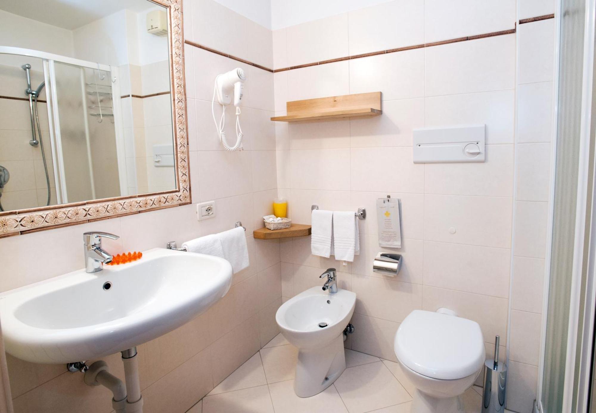 Standard Triple Room,1589410988:JPEG
