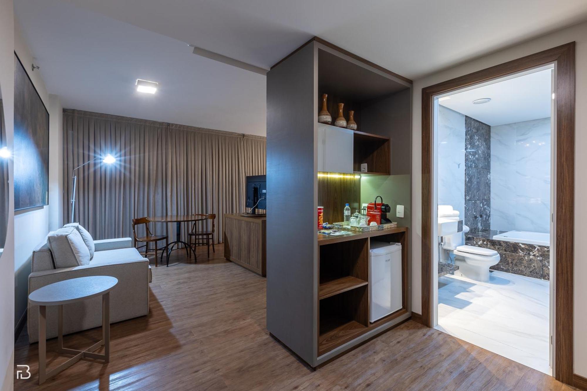 Deluxe Suite Spa Bath
