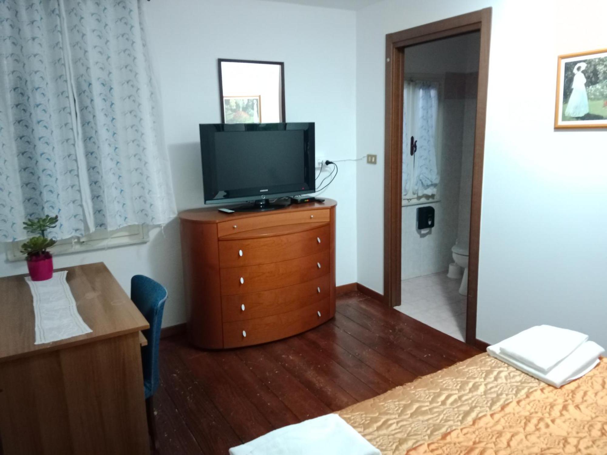 Double Room Private Bathroom