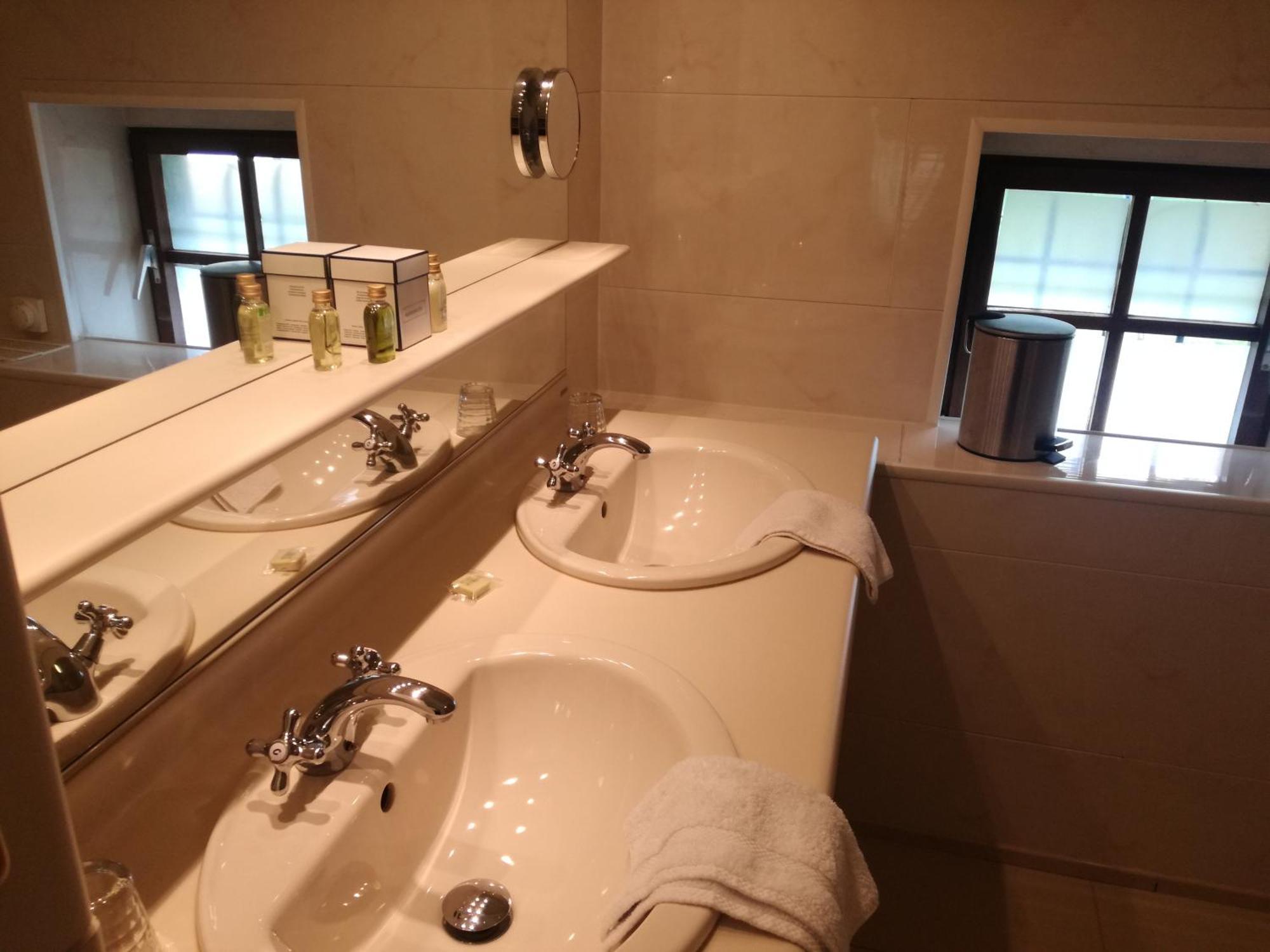Double or Twin Room Garden View