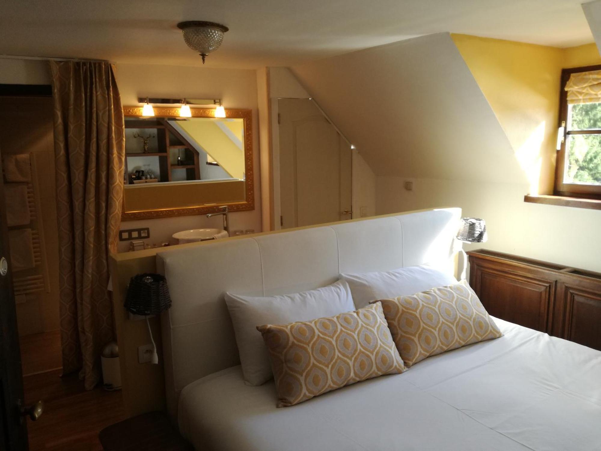 Double or Twin Room Garden View