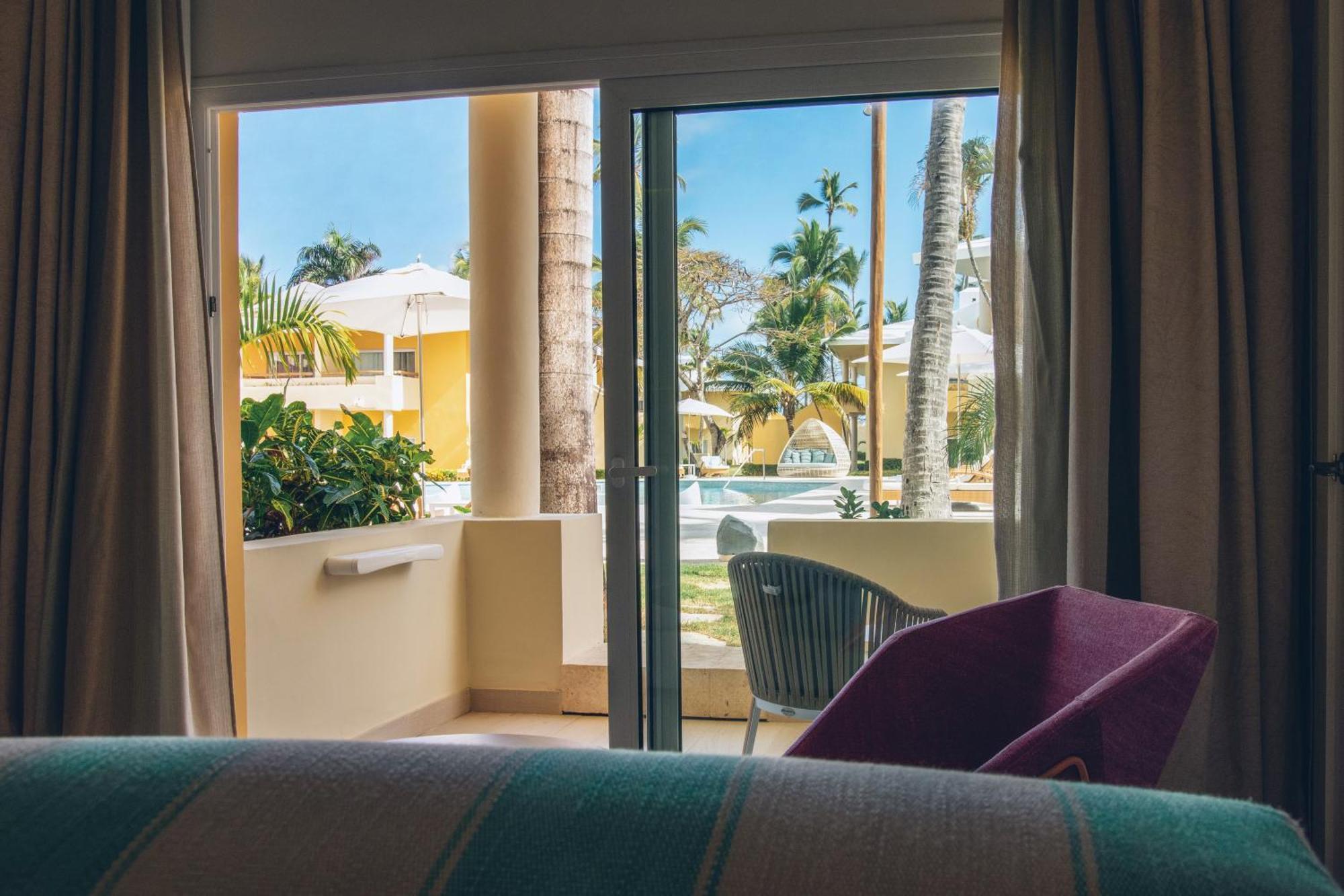 Junior Suite Pool Access