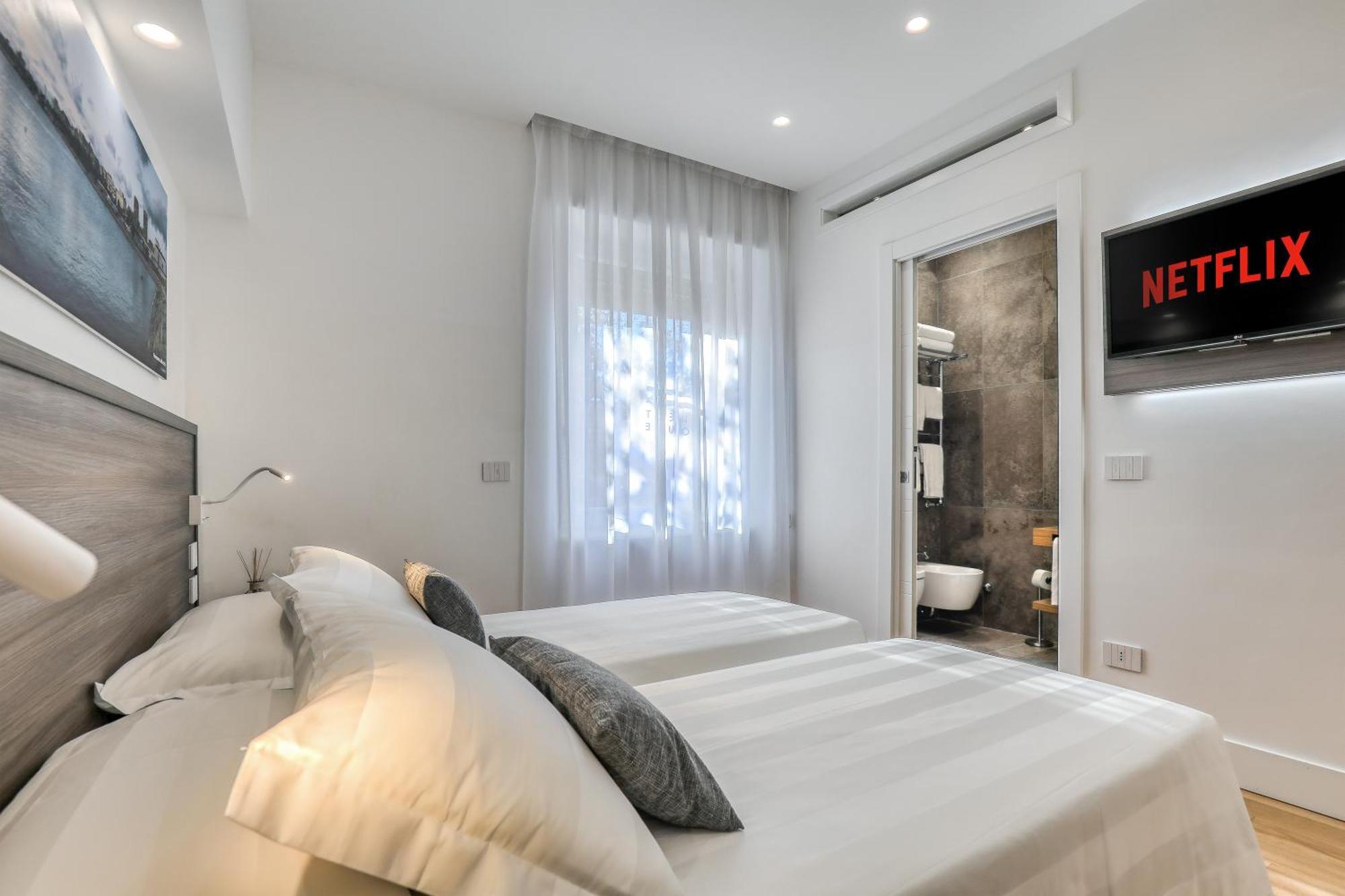 Twin Room Private Bathroom