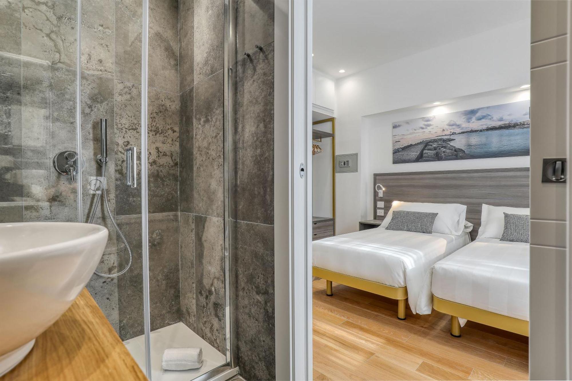 Twin Room Private Bathroom