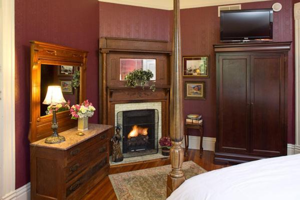 Queen Room Spa Bath