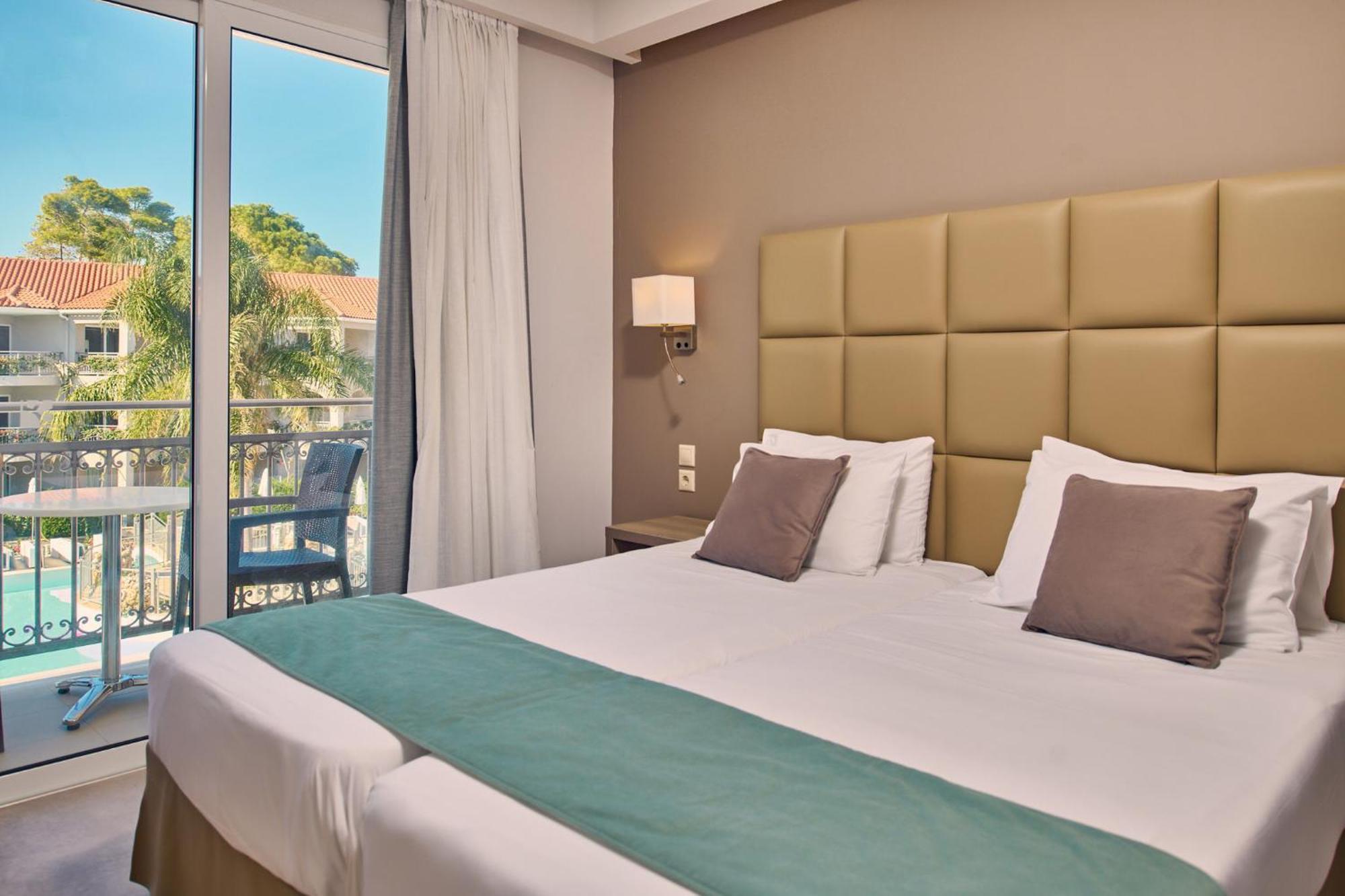 Cozy Double Room Pool View