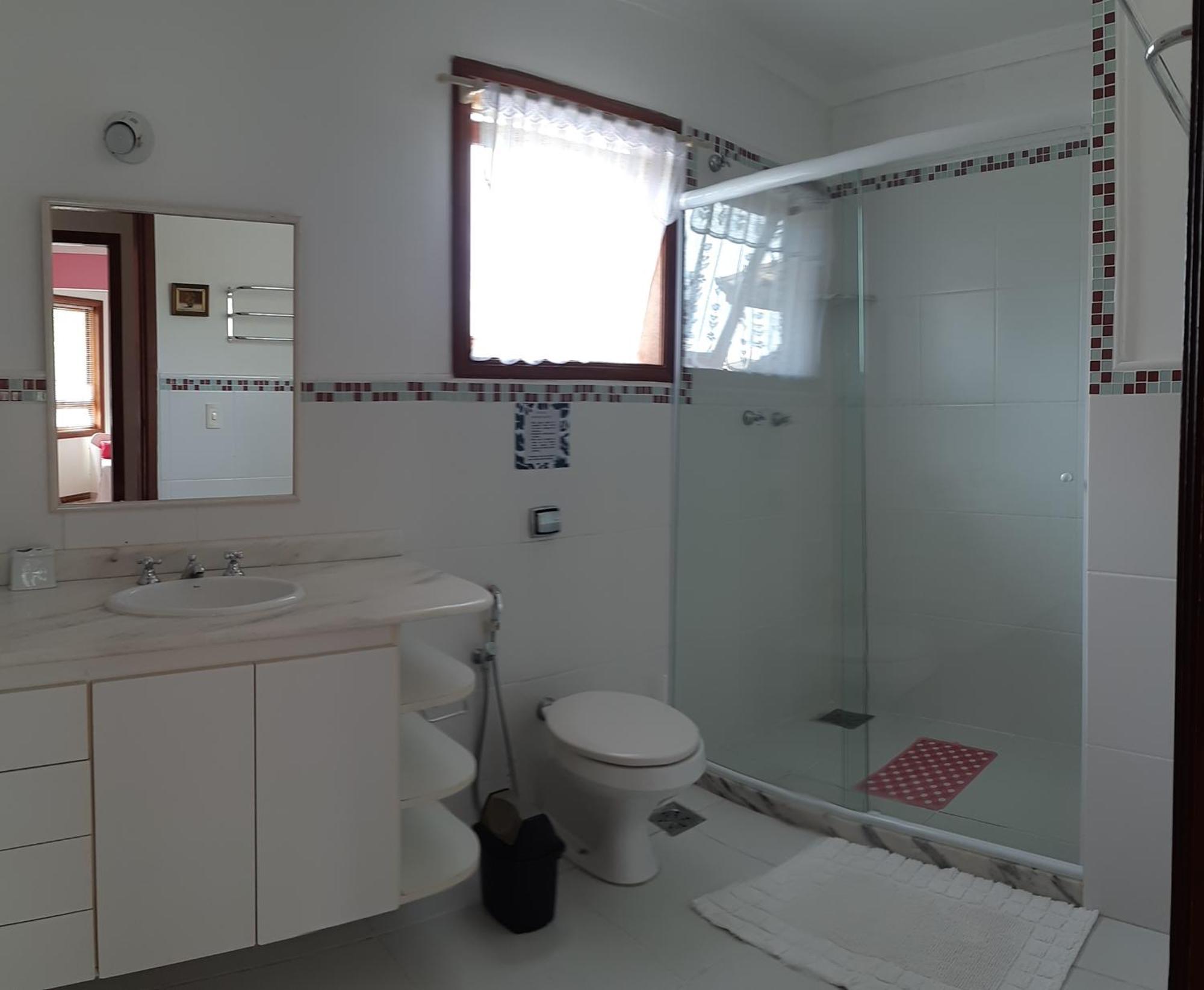 Family Room Private Bathroom