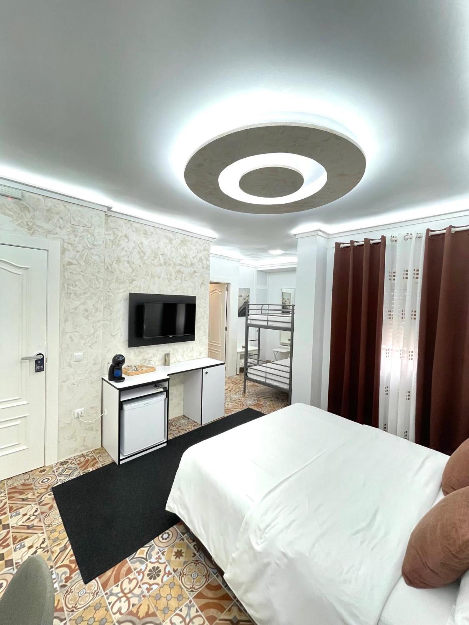 Deluxe Family Room,1593900968:JPEG