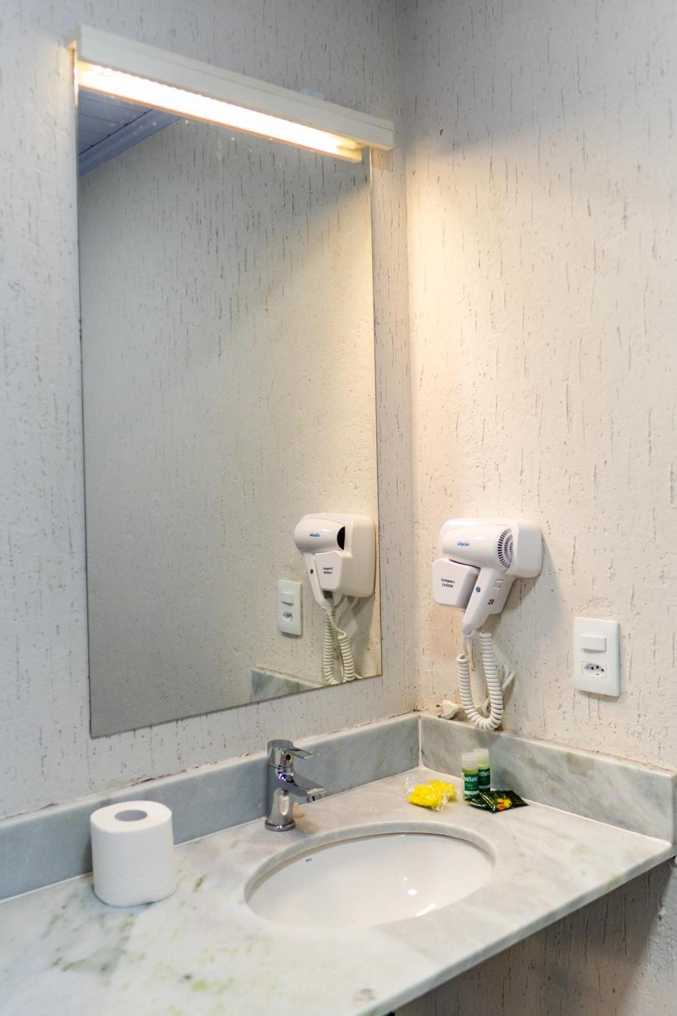 Quarto Deluxe com 2 Camas de Solteiro