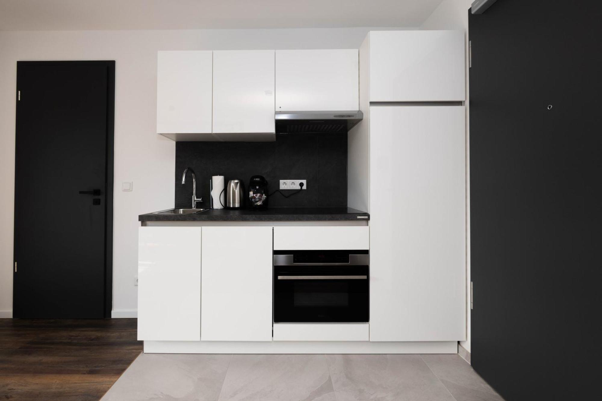 Deluxe One-Bedroom Apartment Balcony