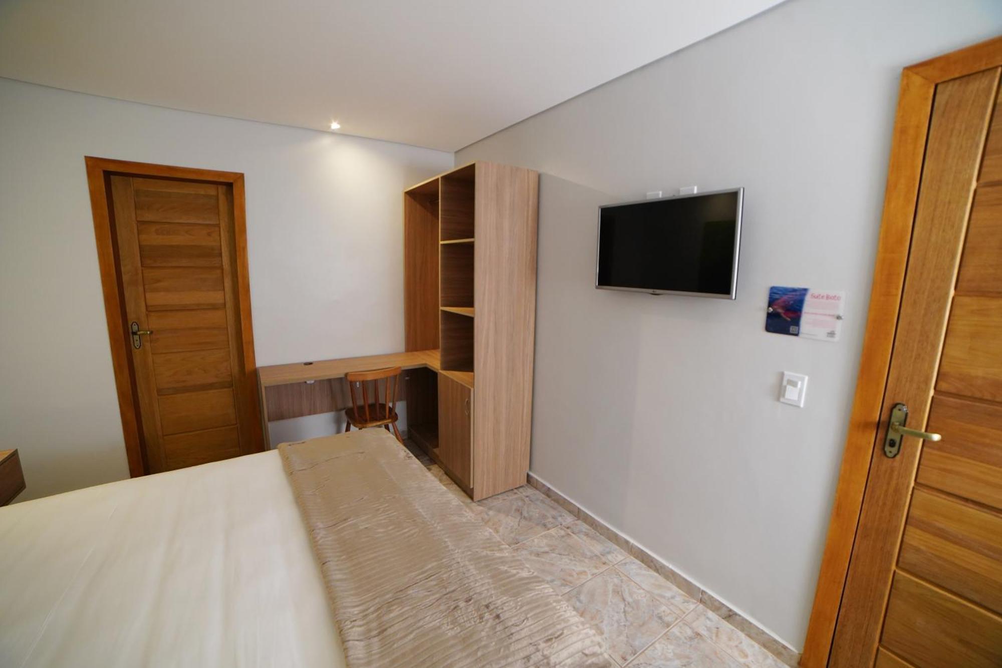 Deluxe Queen Suite