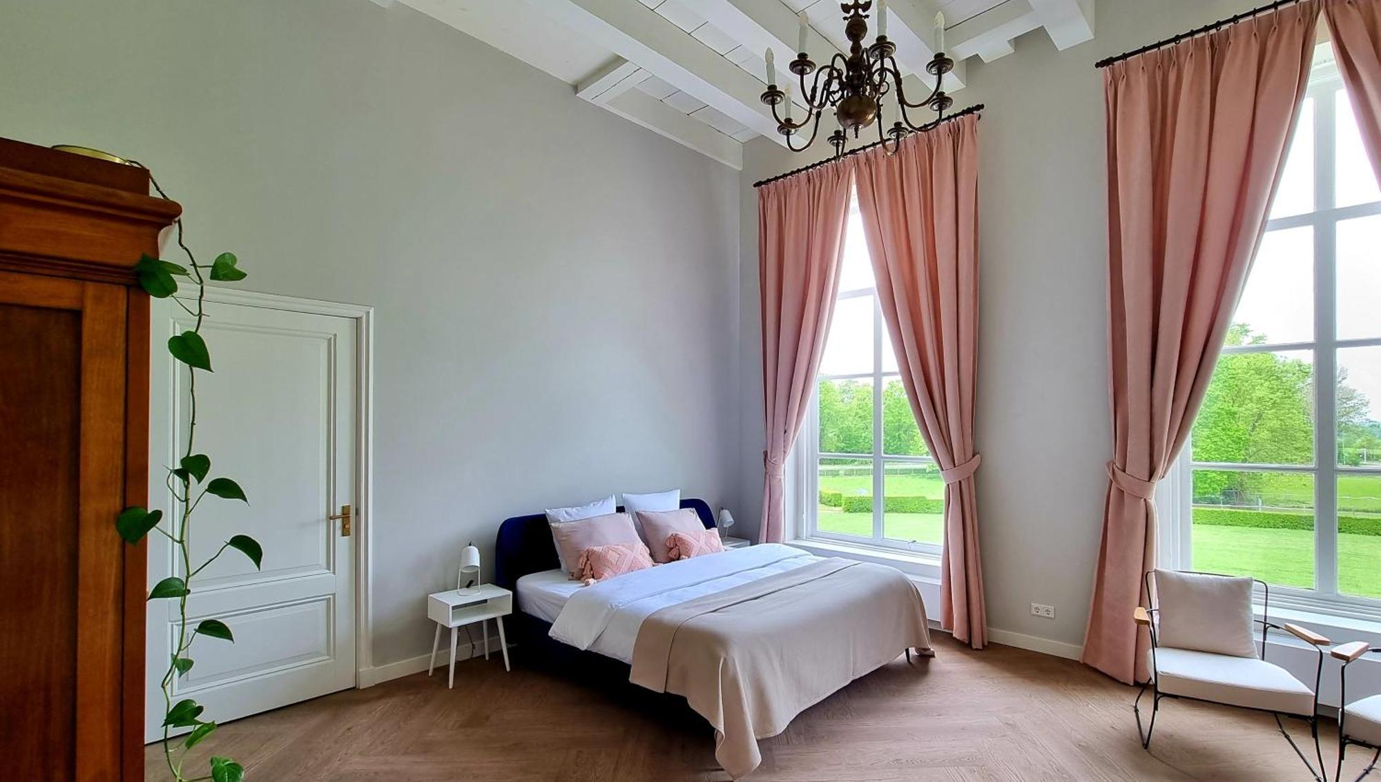 Deluxe King Room,1593939345:JPEG