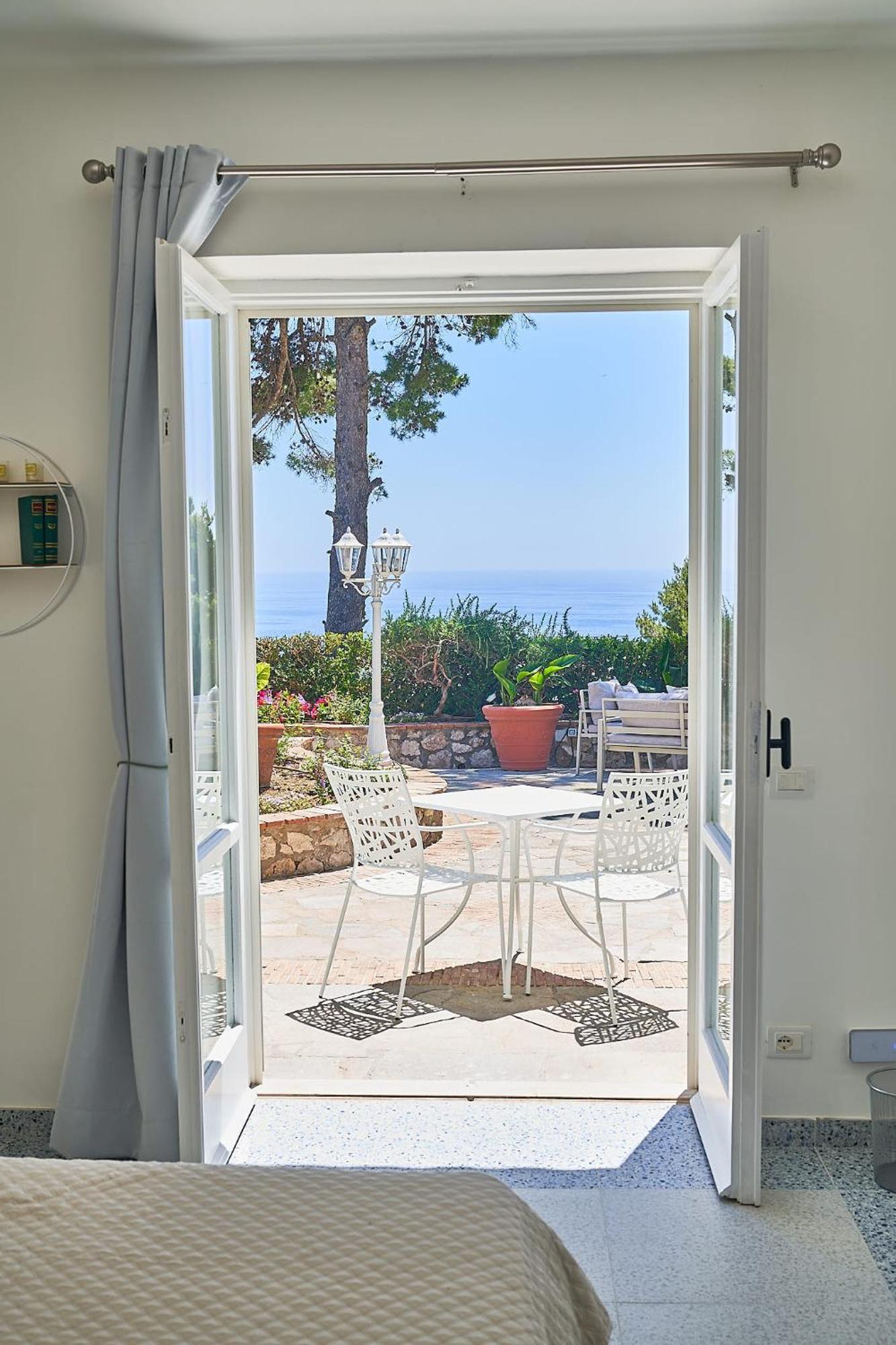 Deluxe Double Room Sea View