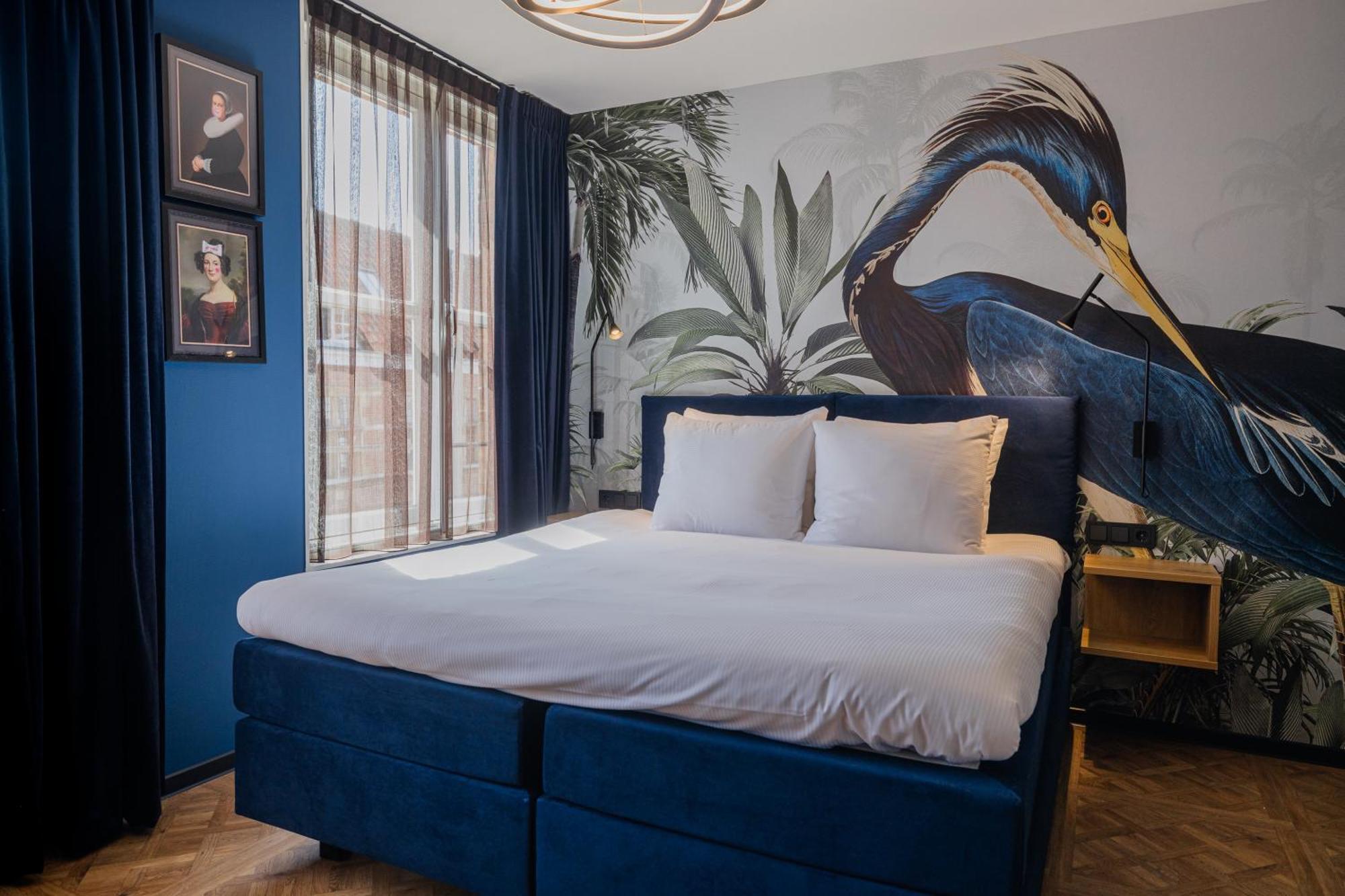 Superior City Room