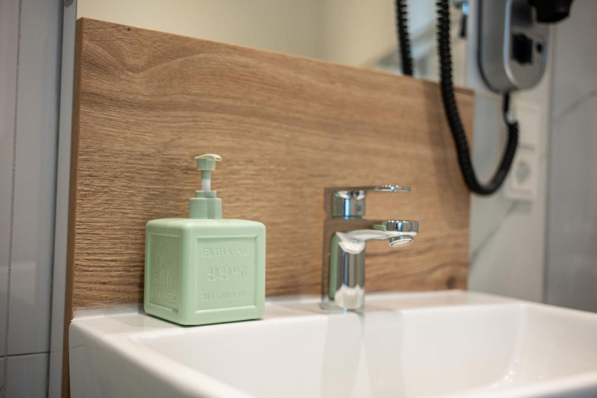 Single Room Shower