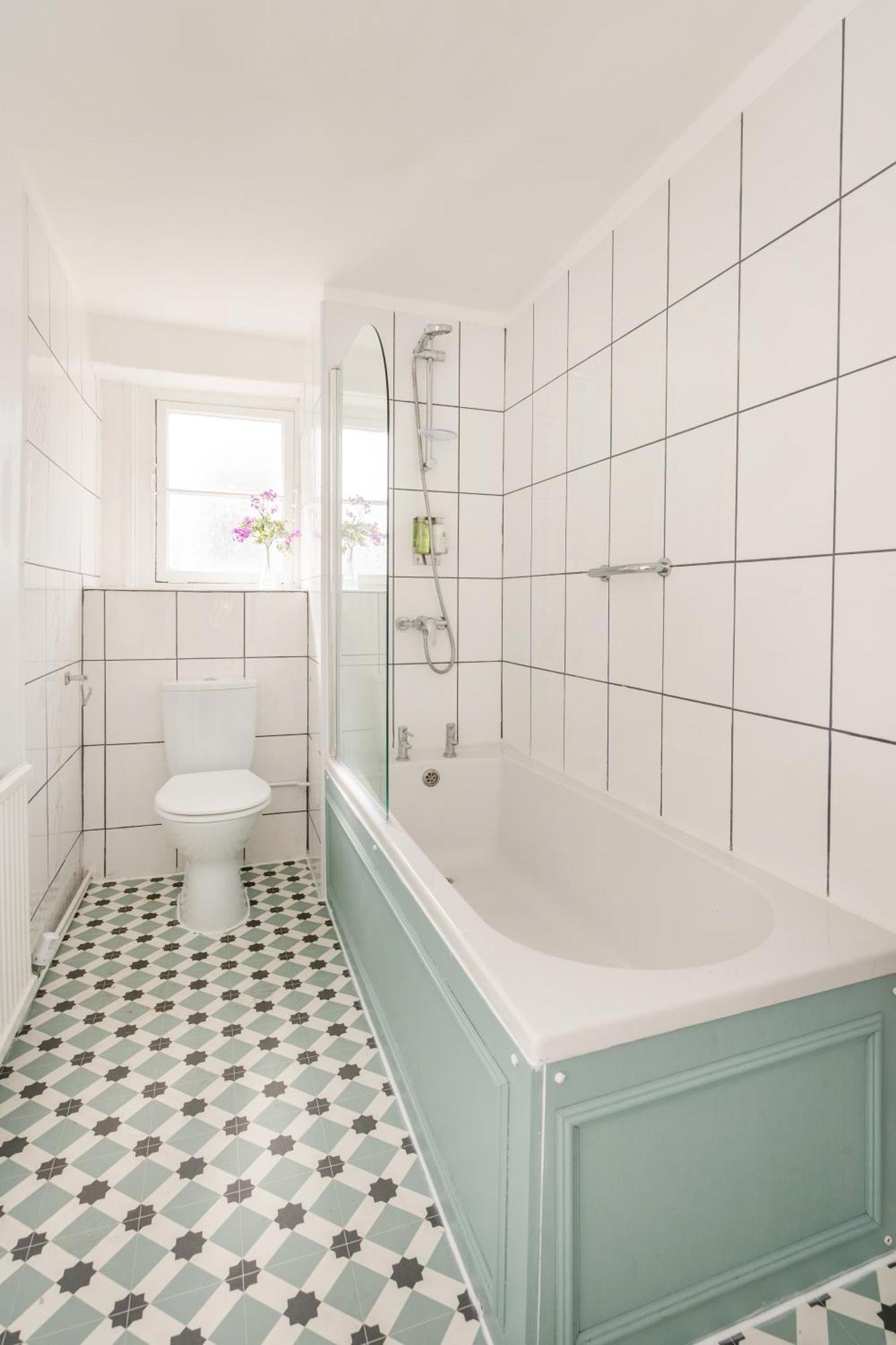 Single Non-ensuite Room,1683802351:JPEG