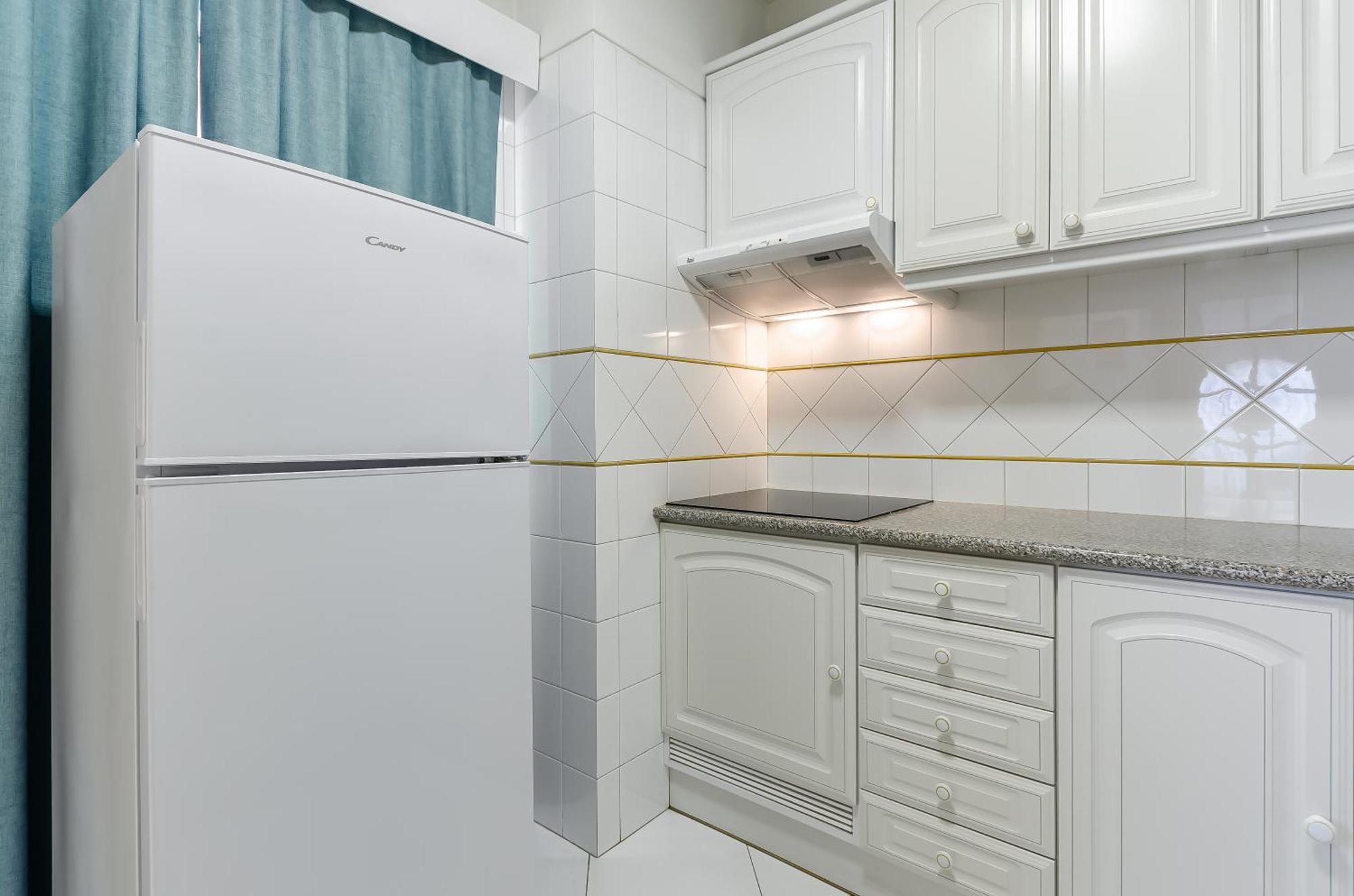 One-Bedroom Apartment with Side Sea View,1594667748:JPEG