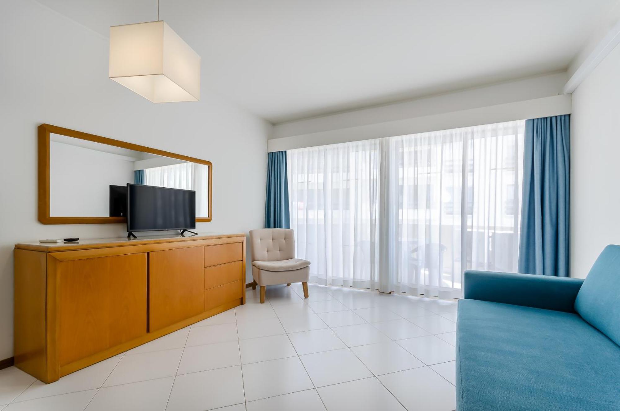 One-Bedroom Apartment,1594667787:JPEG