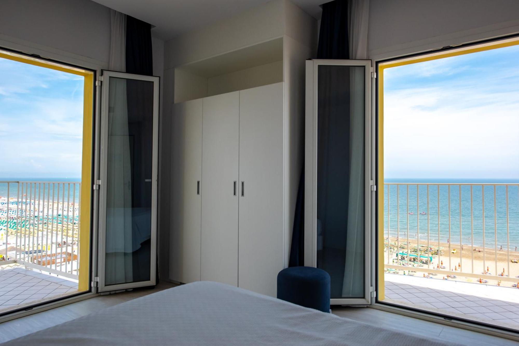 Sea Front Family Room