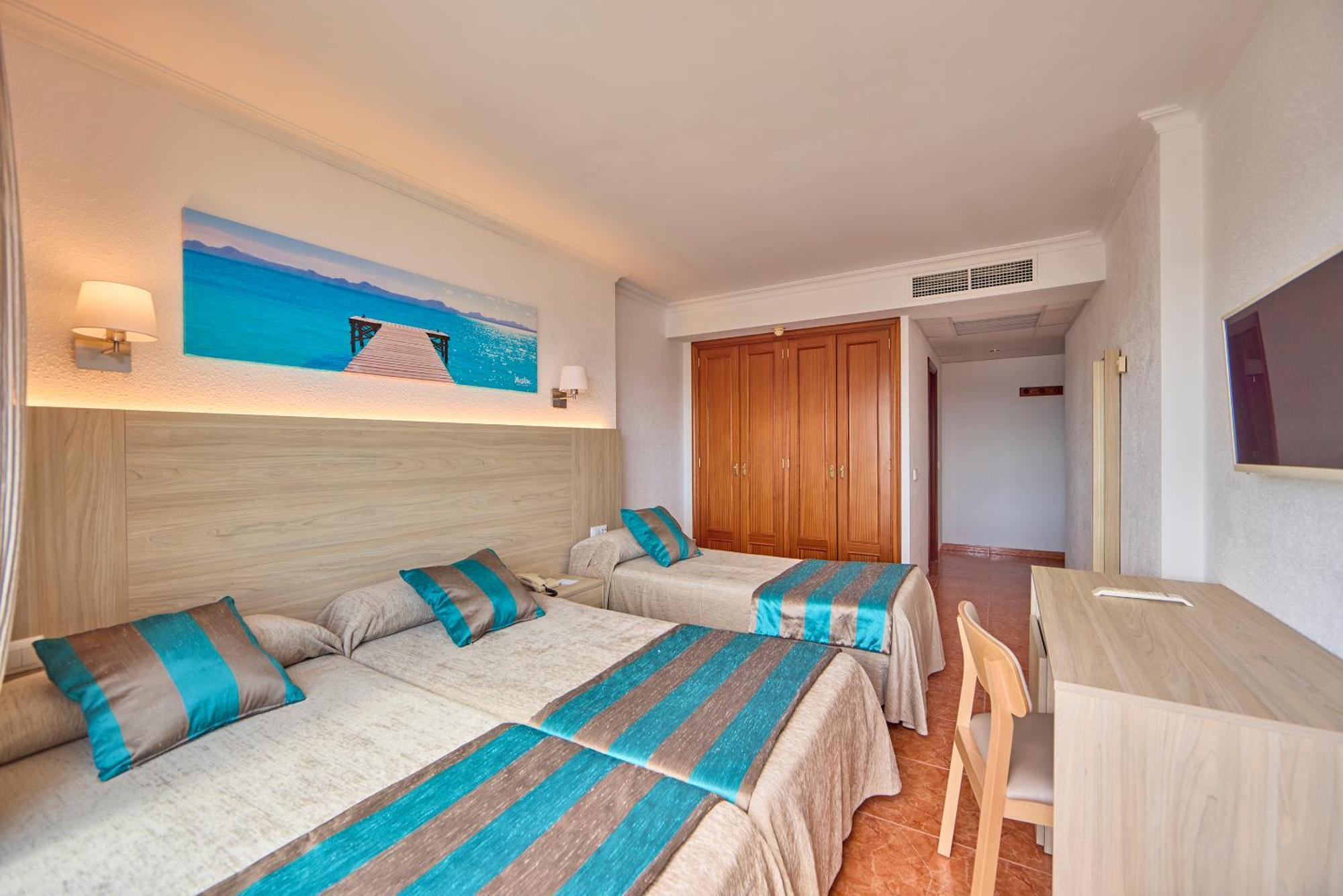 Triple Room,1594677294:JPEG