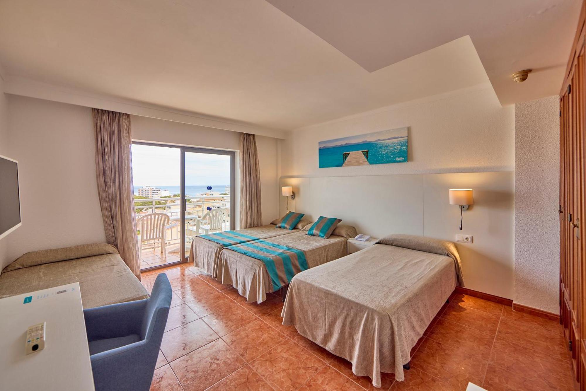 Standard Quadruple Room,1594677289:JPEG