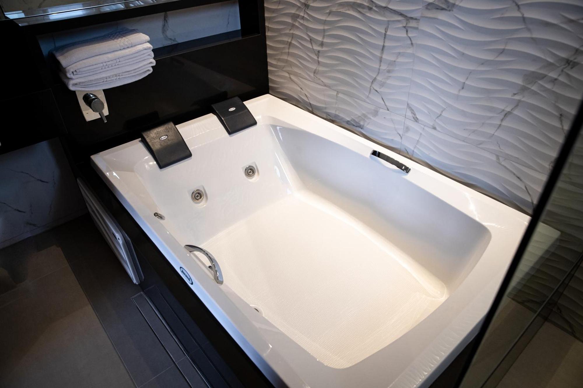 Suite Hot Tub