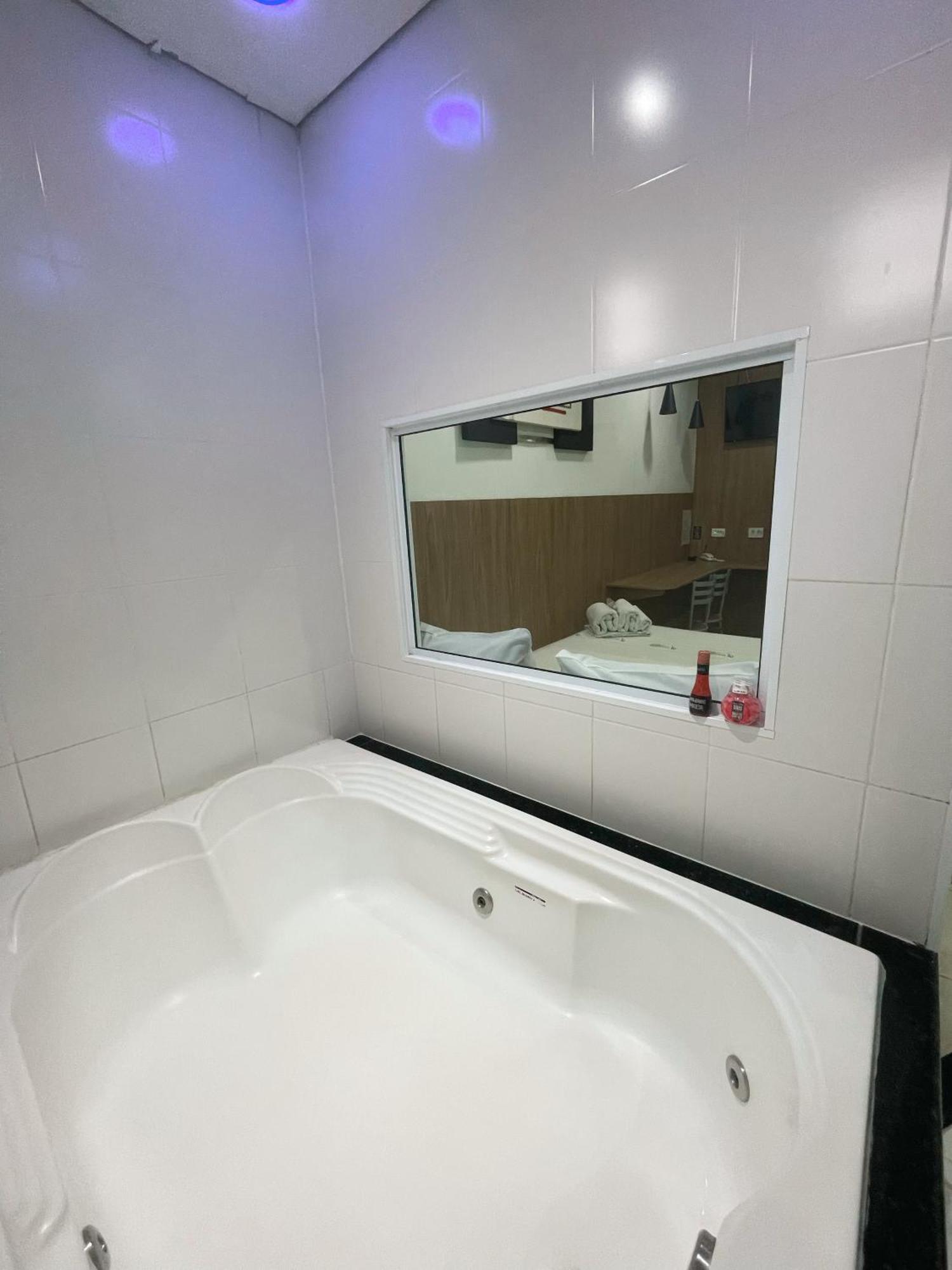 Deluxe Suite Spa Bath,1743413522:JPEG