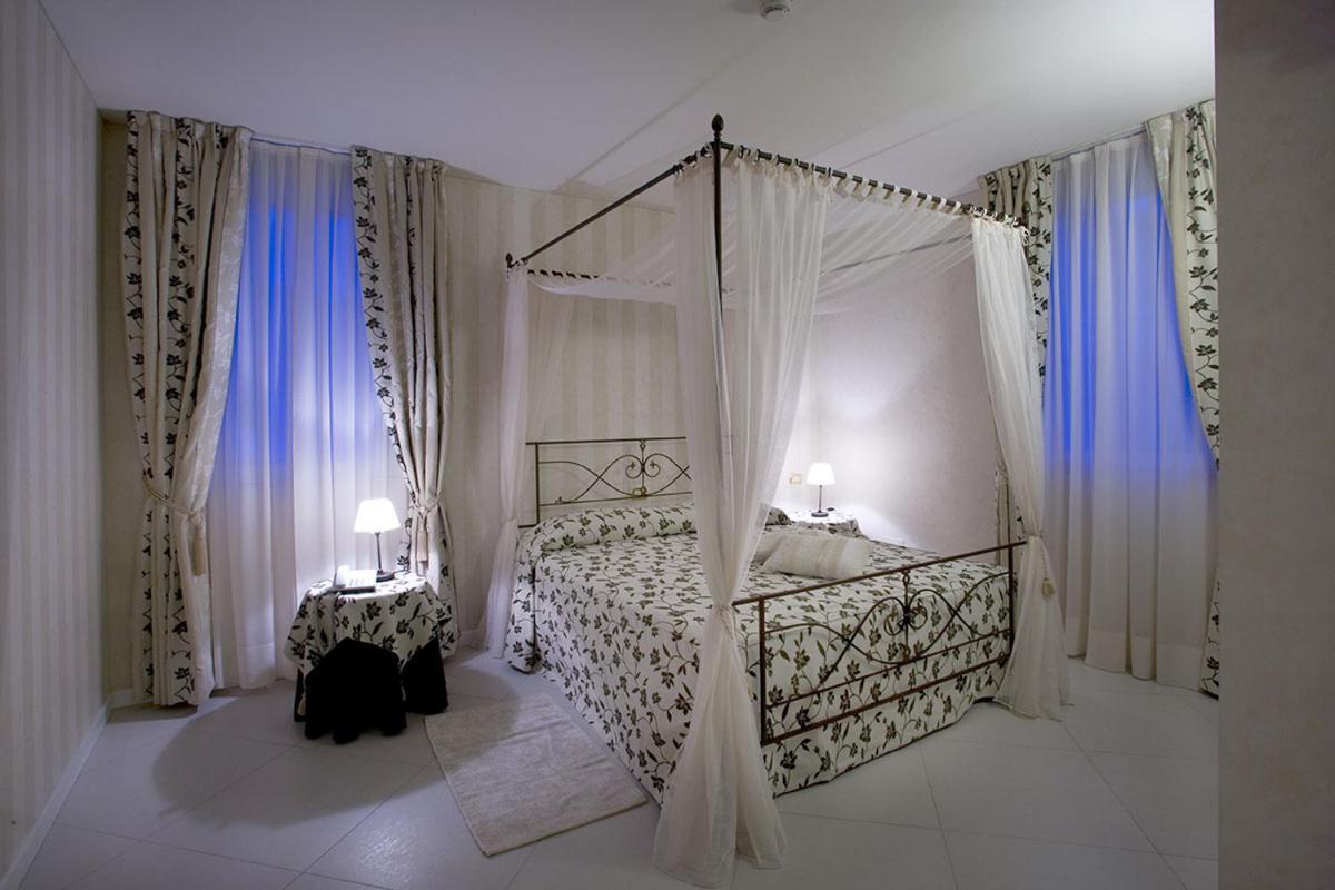 Deluxe Suite,1595389508:JPEG