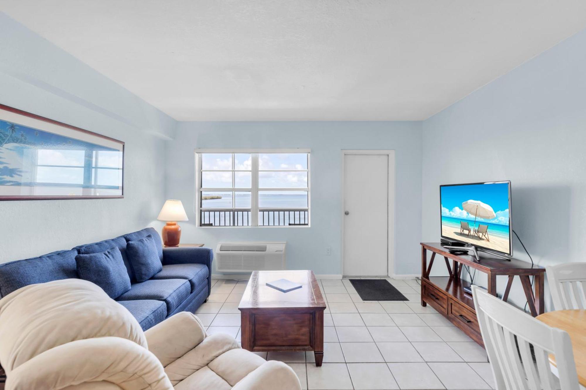 One-Bedroom Suite,1595399771:JPEG