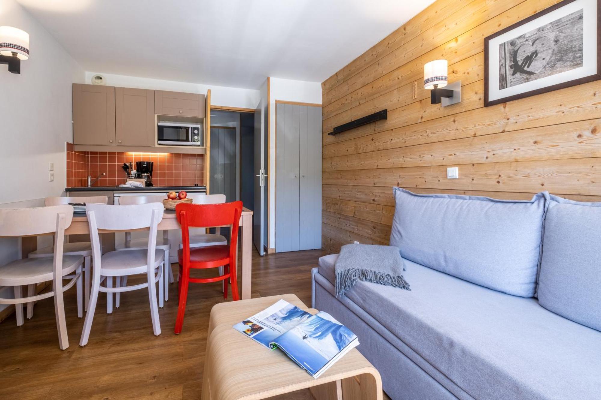 One-Bedroom Apartment Sleeping Alcove
