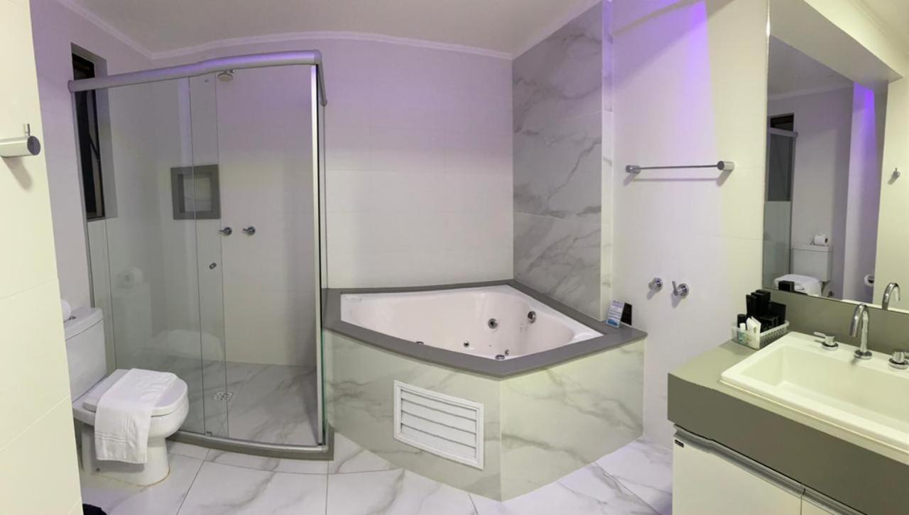 Luxury Suite Spa Bath