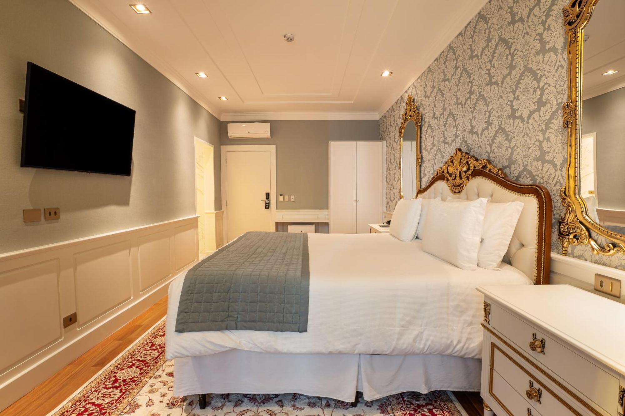 King Suite Spa Bath