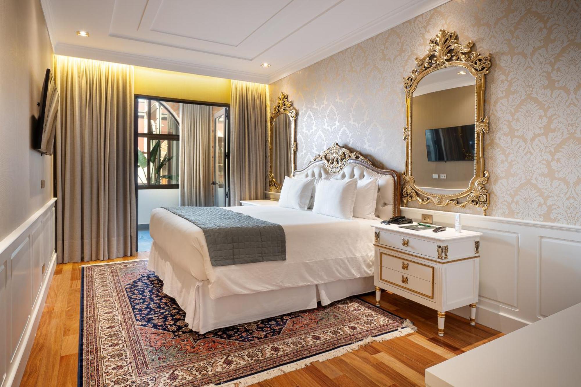 King Suite Spa Bath