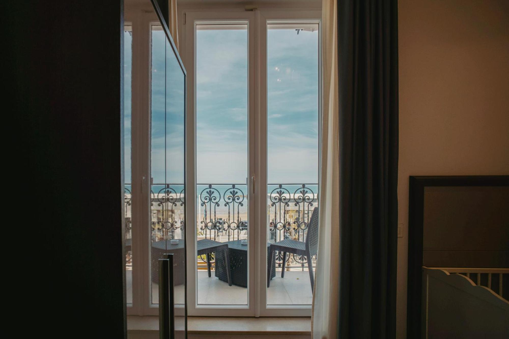 Deluxe Double Room Sea View,1595422430:JPEG