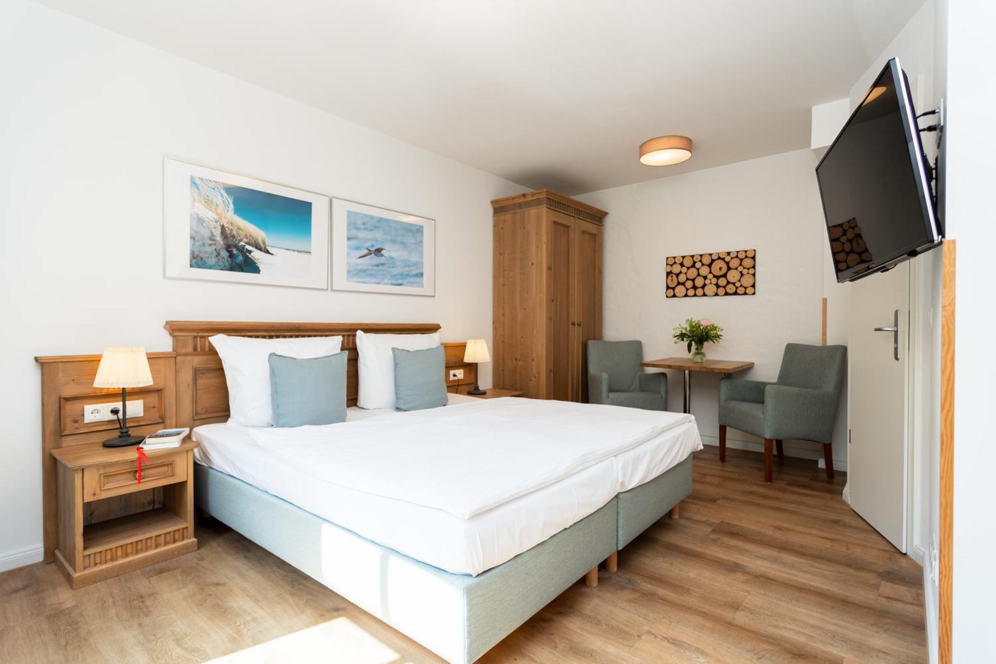 Classic 1-Room Apartment