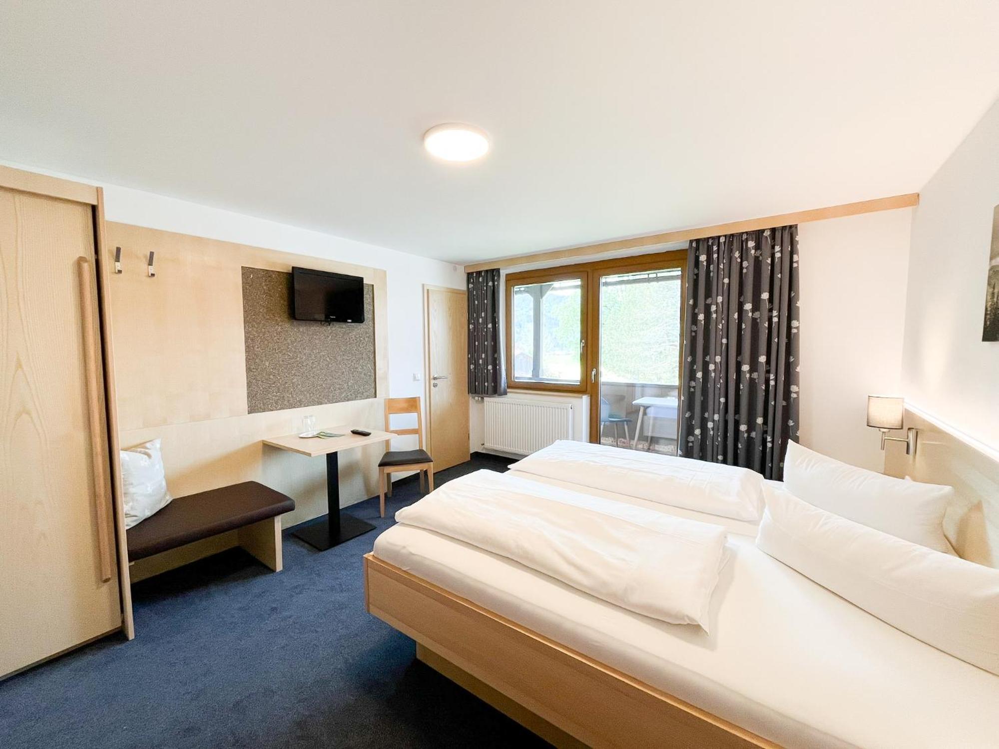 Double Room Balcony 04