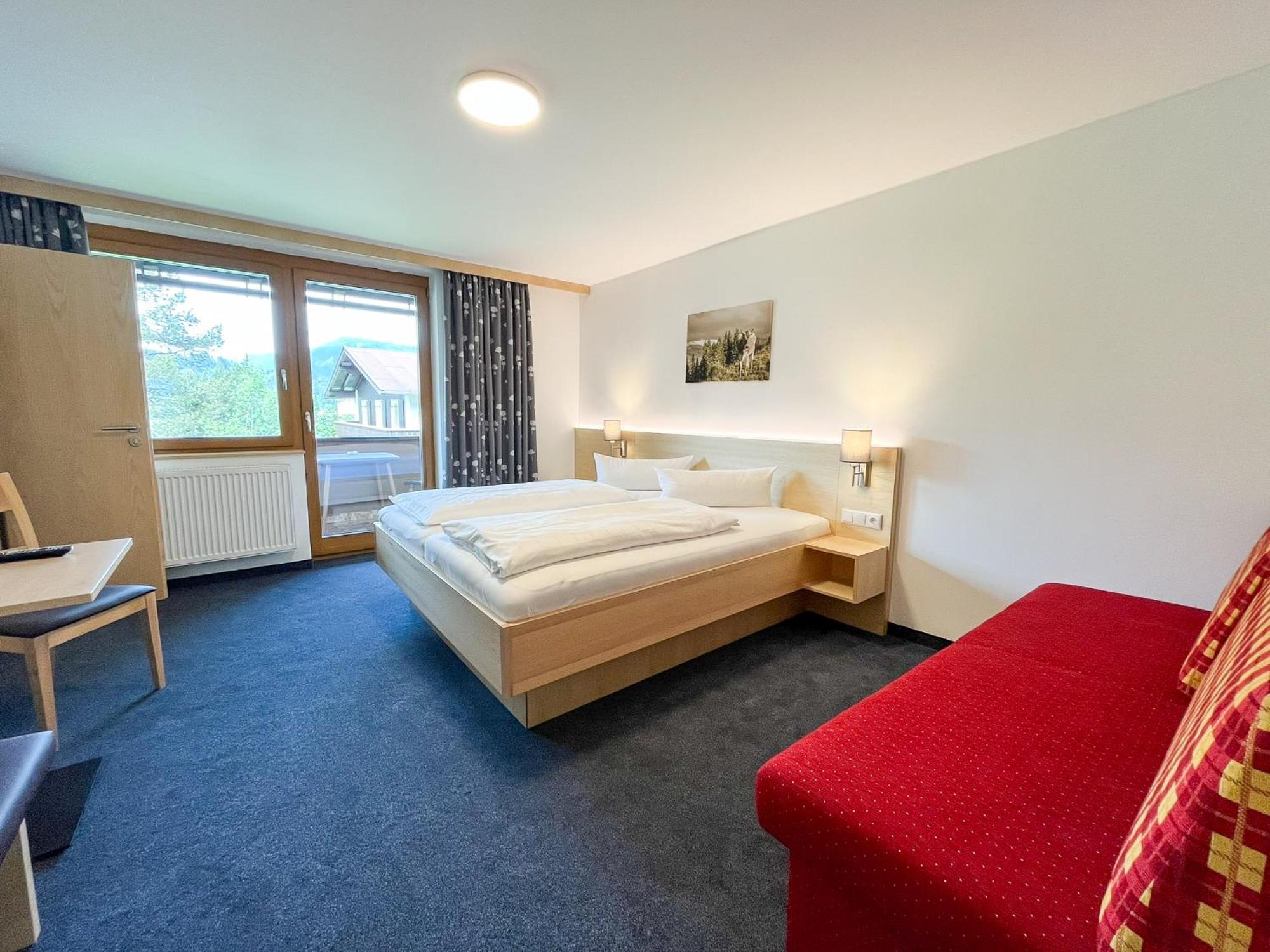 Double Room Balcony 04