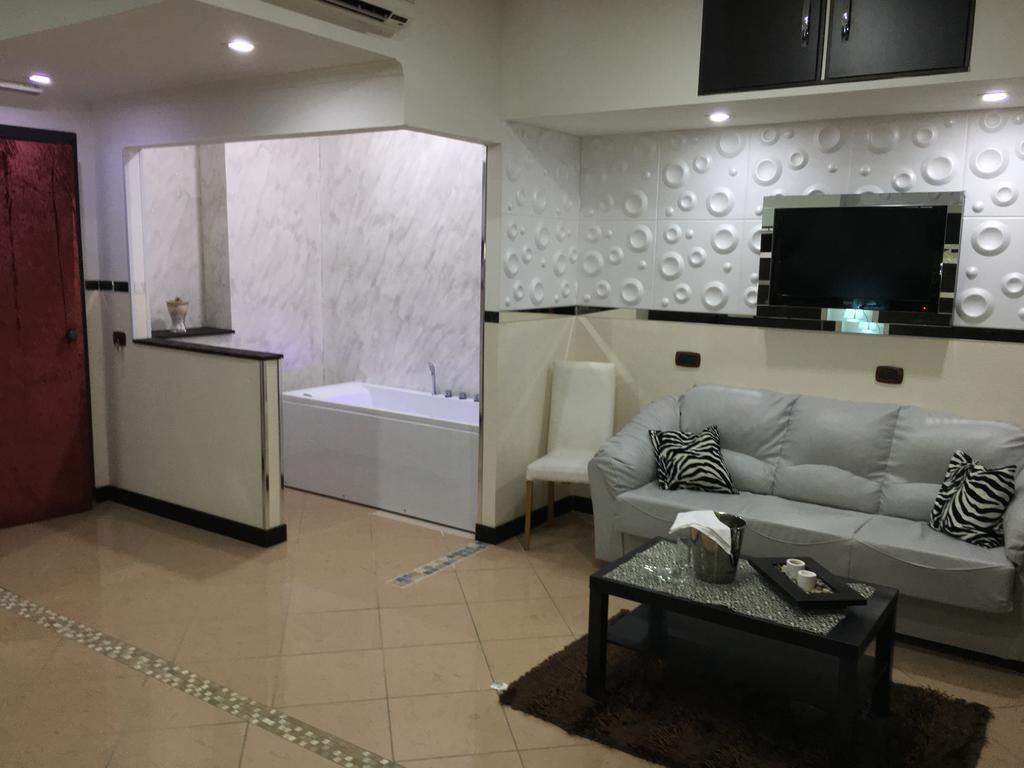 Deluxe King Room with River Ballpark View,158333130:JPEG