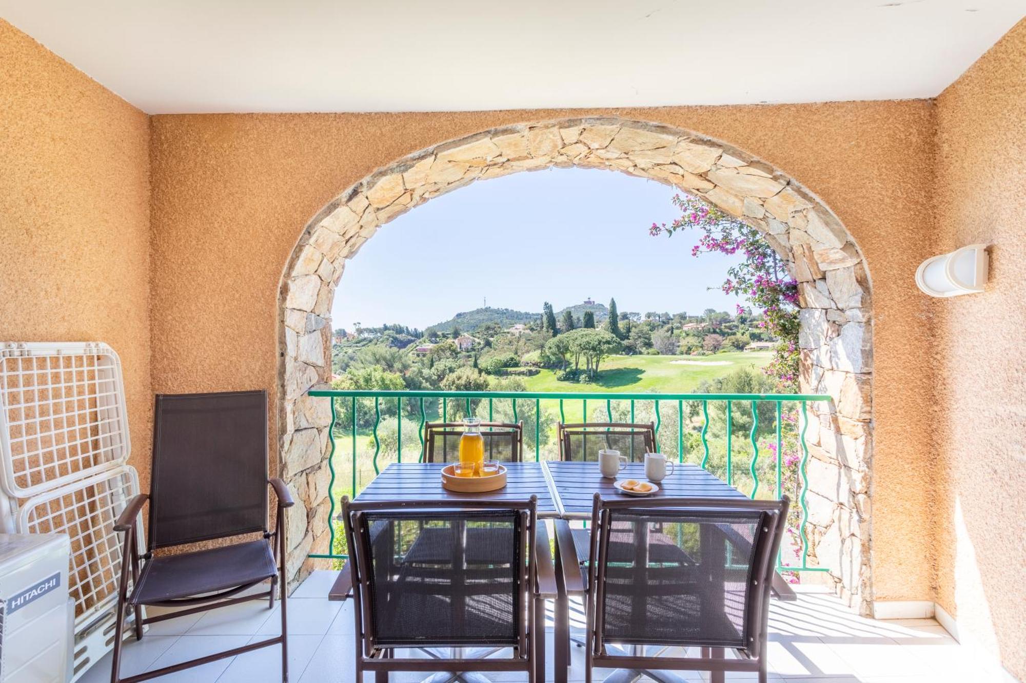 One-Bedroom Apartment Air Conditioning Terrace Sea View