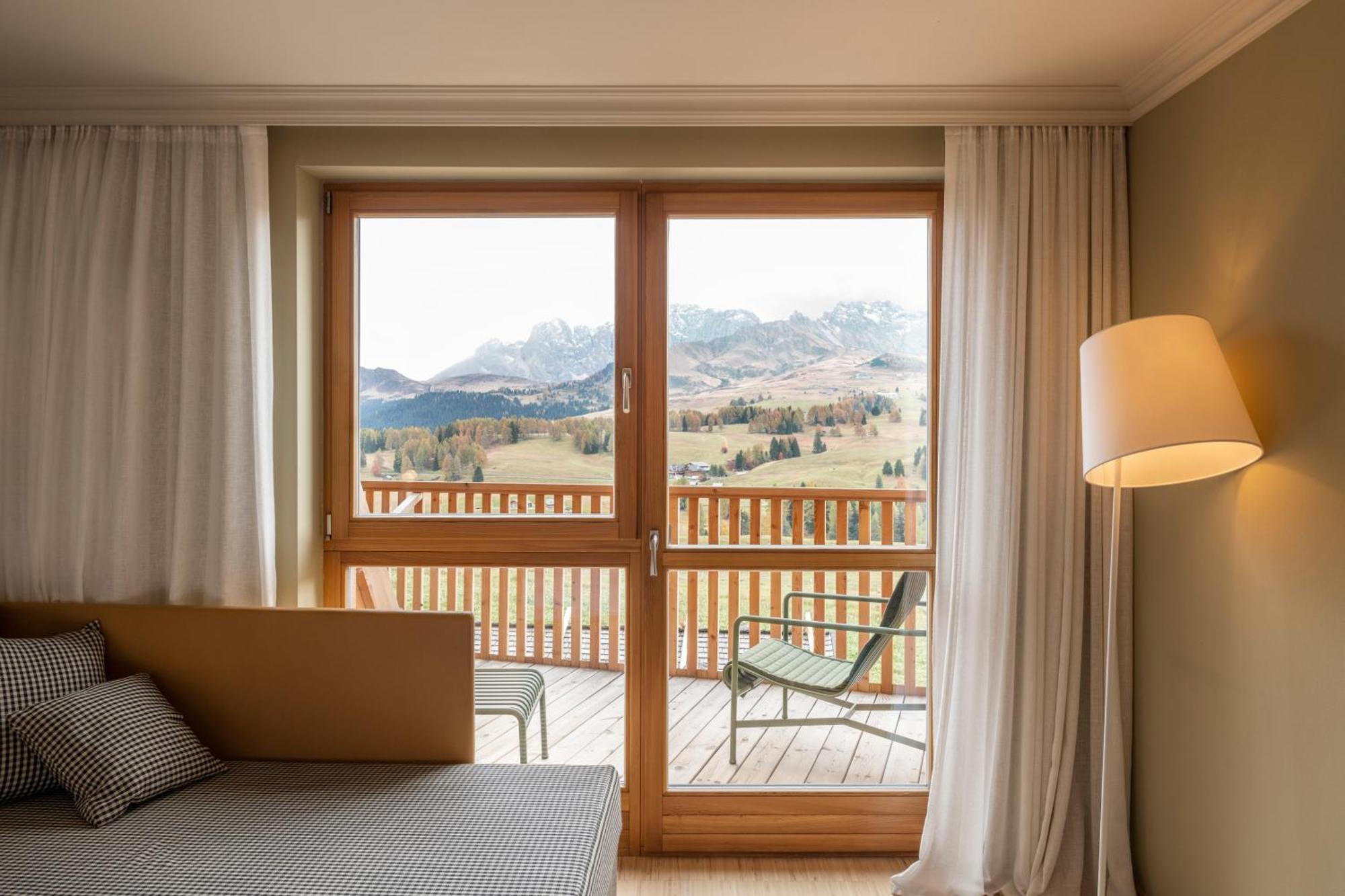 Superior Double Room Balcony Mountain View