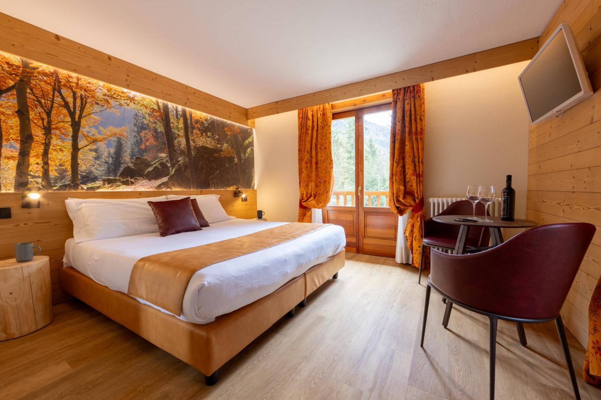 Deluxe Double or Twin Room Garden View