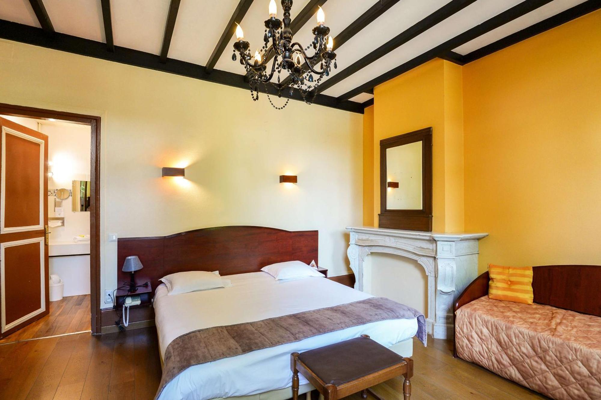 Superior Double Room Bath,1596019344:JPEG