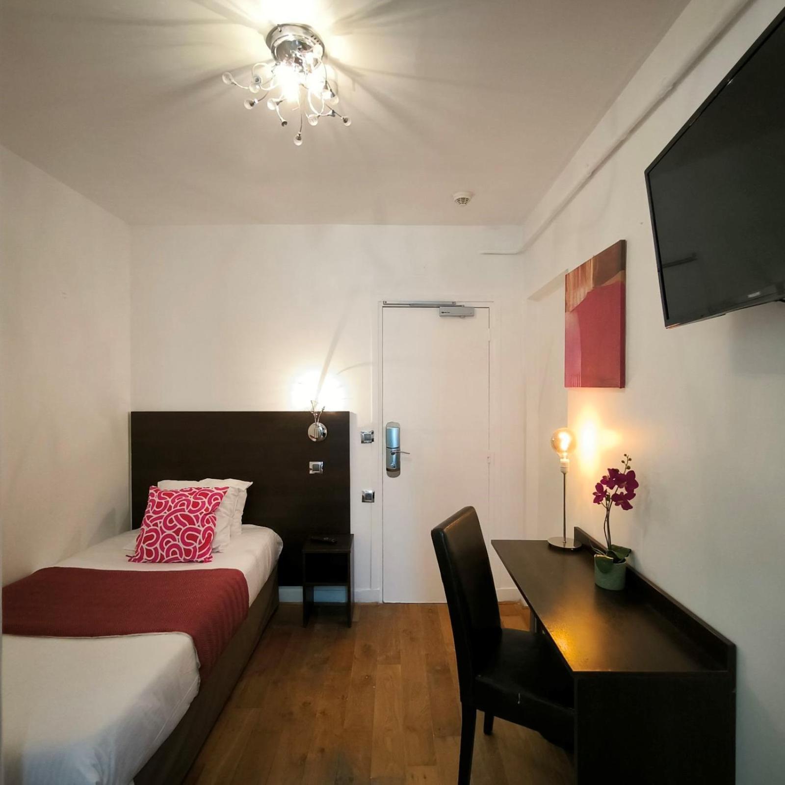 Classic Single Room