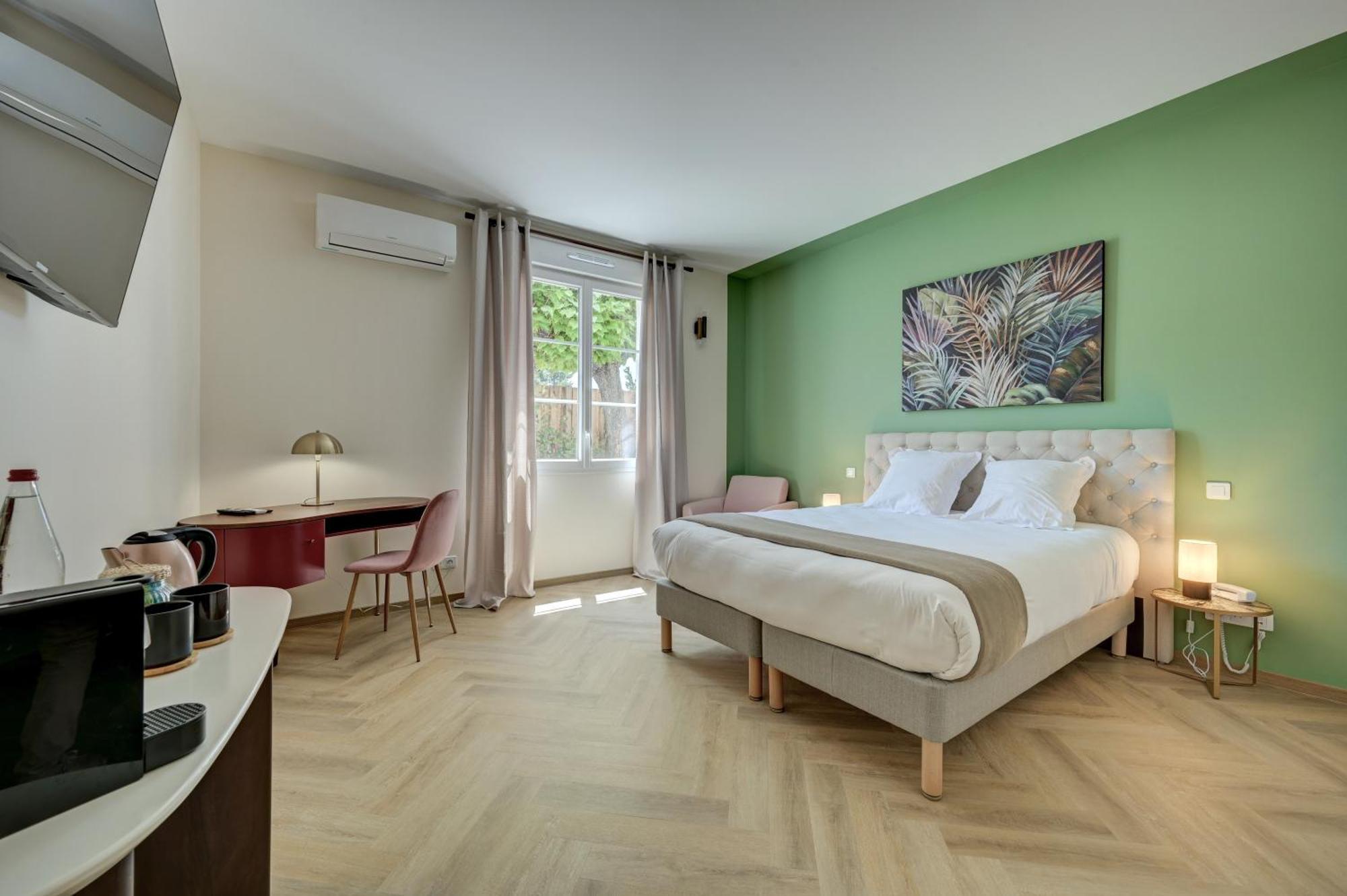 Deluxe Room,1596043168:JPEG