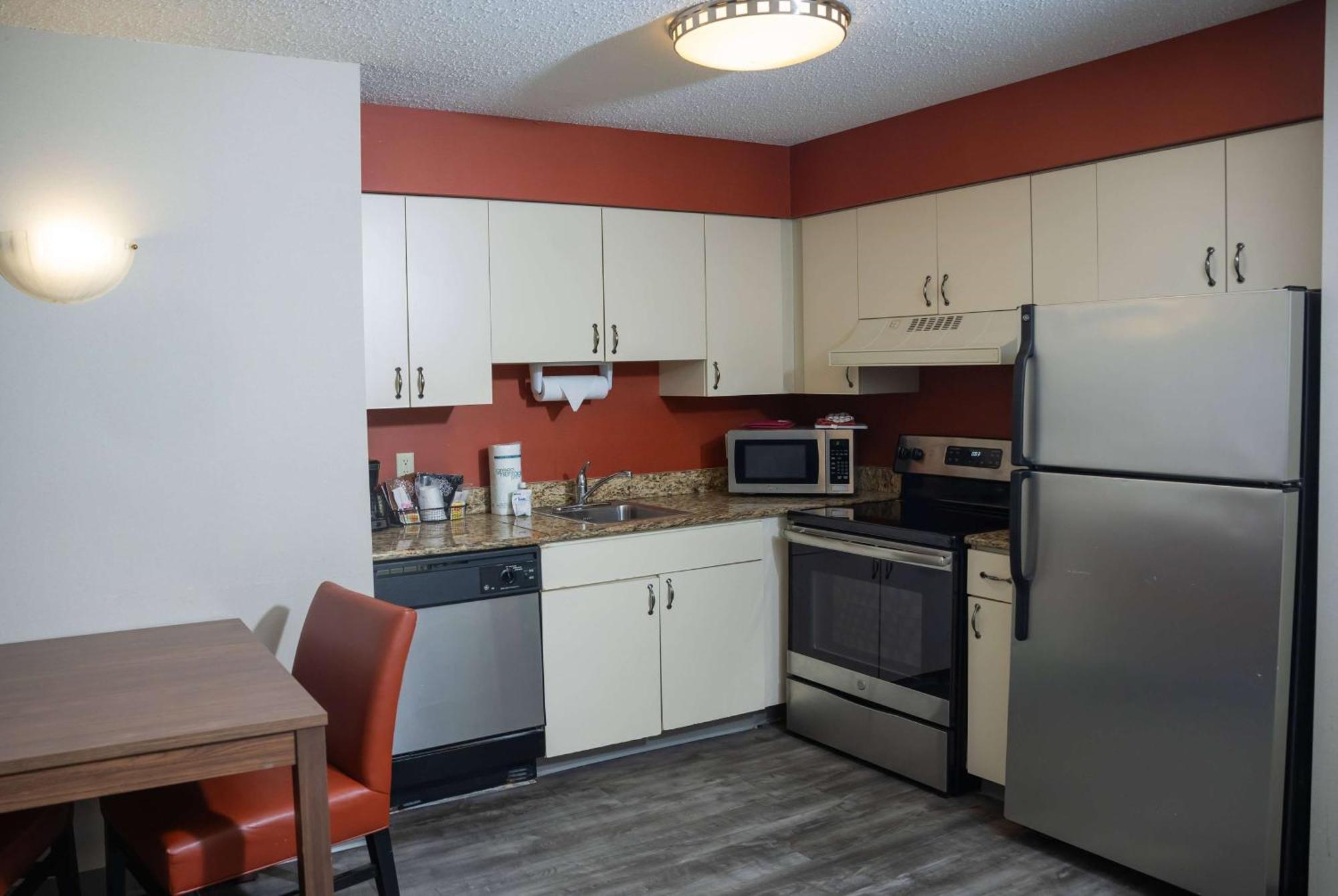 One-Bedroom Queen Suite Mobility Access or Non-Smoking