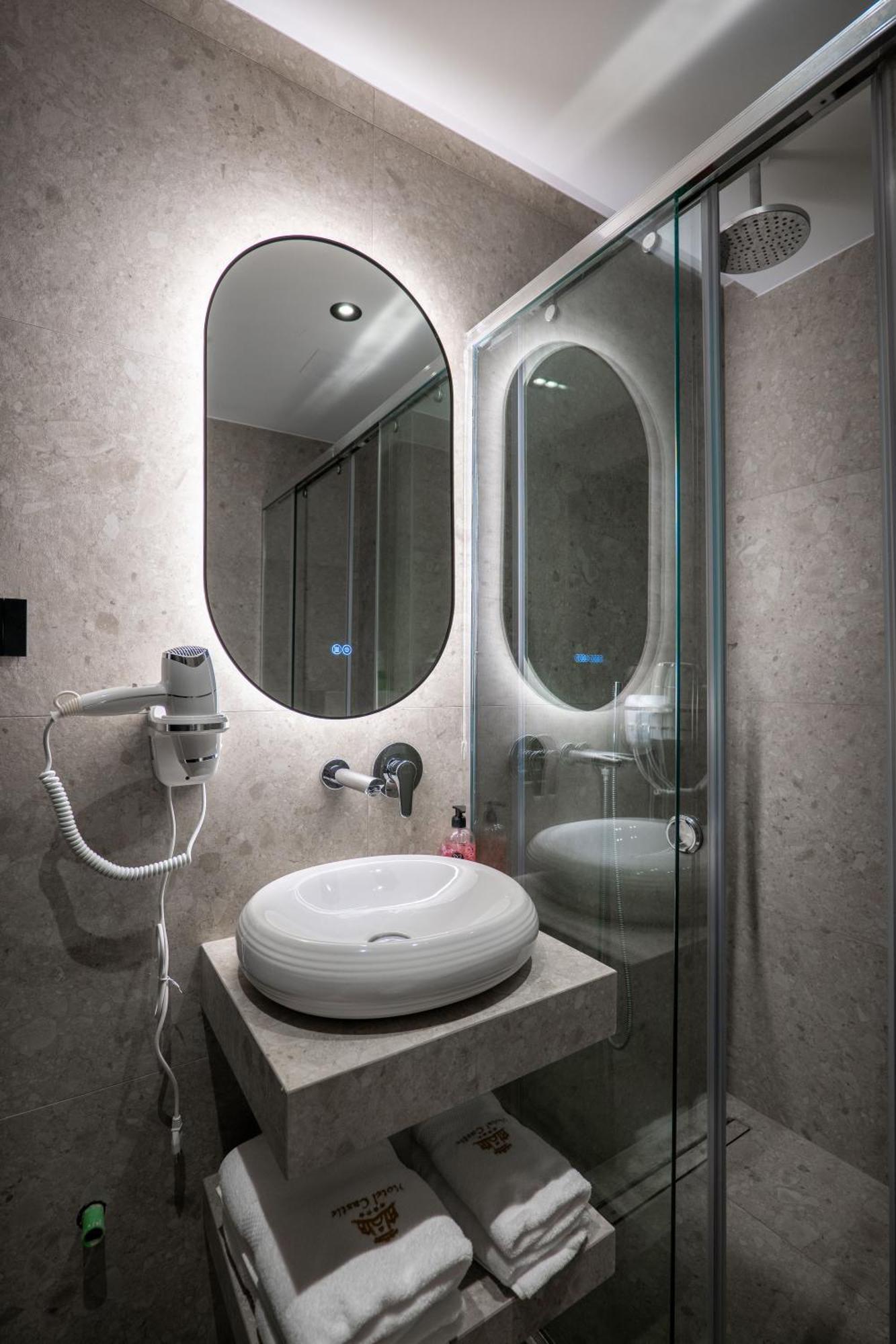 Large Double Room