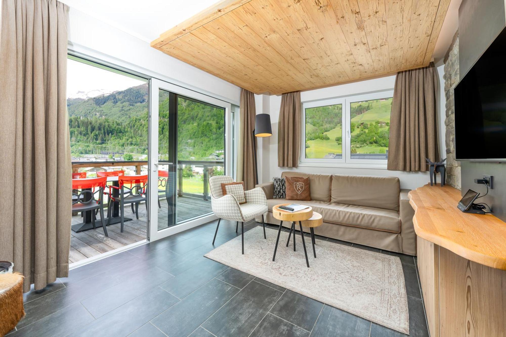 One-Bedroom Suite Mountain View