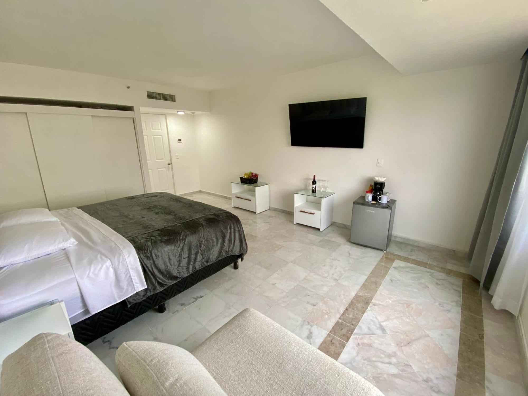 Deluxe King Suite