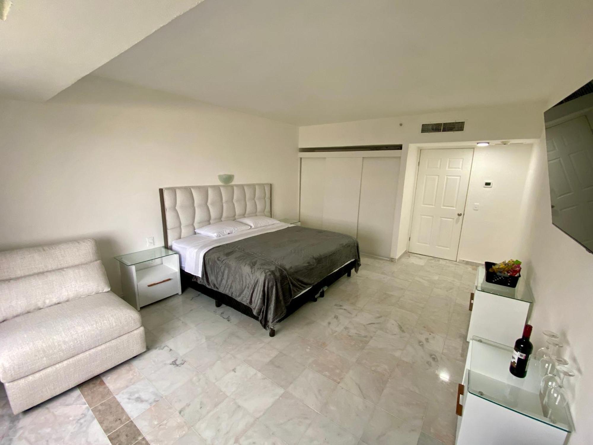 Deluxe King Suite